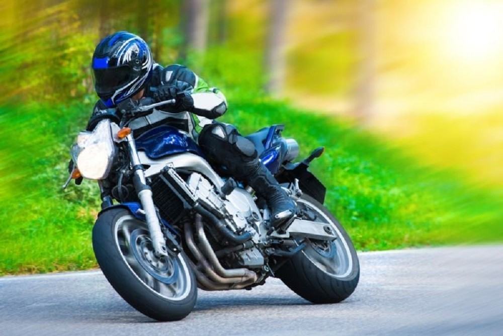 Jeździsz motocyklem? Twoje życie zależy od powierzchni wielkości dwóch jajek