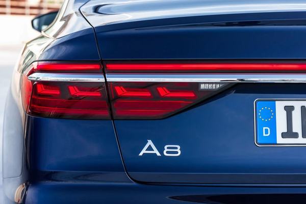 Audi - marka innowacyjna pod względem technik oświetlenia, wdraża technikę OLED nowej generacji