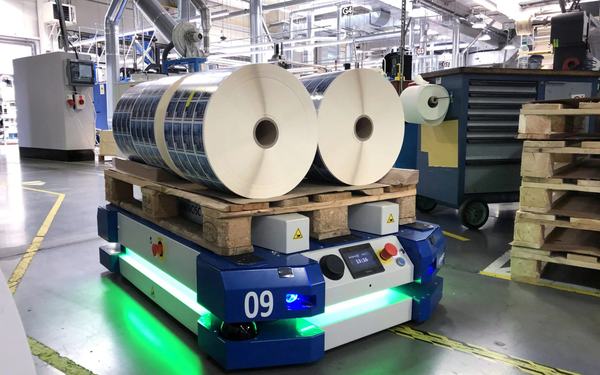Autonomiczne roboty AMR jako strategiczny kierunek rozwoju produkcji i magazynów
