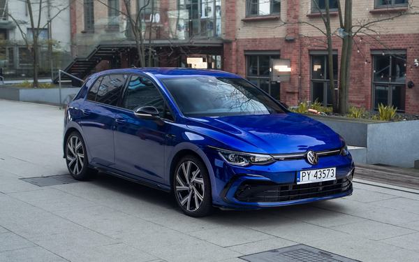Volkswagen Golf VIII – jeszcze szerzej zakrojona cyfryzacja kokpitu i obsługi samochodu