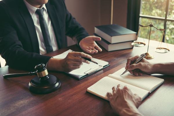 Umorzenie postępowania za posiadanie narkotyków – czy jest możliwe?