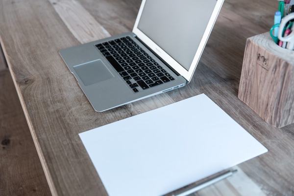 Mężczyźni wolą pracować w biurze, a kobiety na home office. Wyniki badania