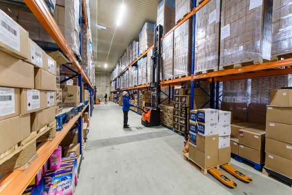 Węgrzy, Chińczycy i Czesi wydali ponad 2 mld euro na nieruchomości w Polsce, najwięcej na magazyny