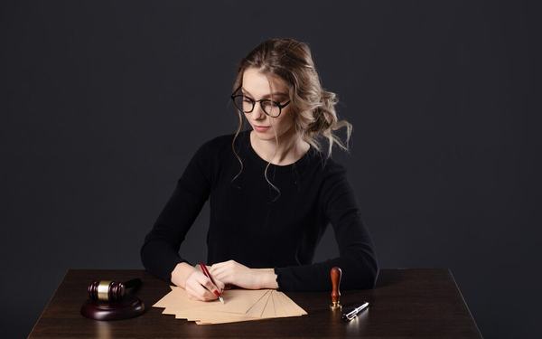Czym charakteryzuje się kancelaria notarialna online?