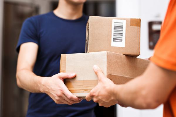 Rozwijający się świat same day delivery. Przesyłki miejskie z dostawą na już