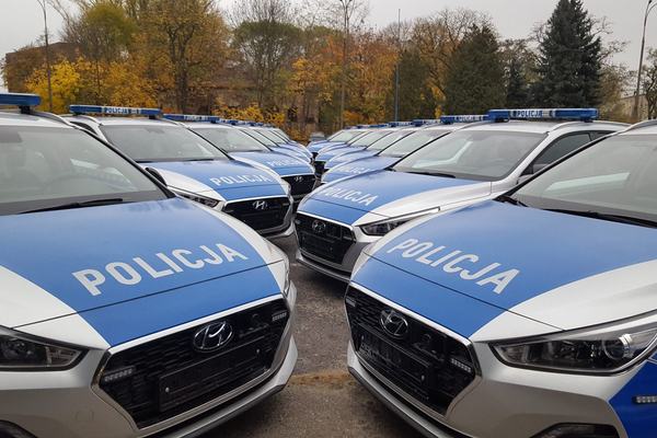 Ponad 300 nowych radiowozów Hyundai i30 Wagon trafi do policjantów z Komendy Stołecznej Policji