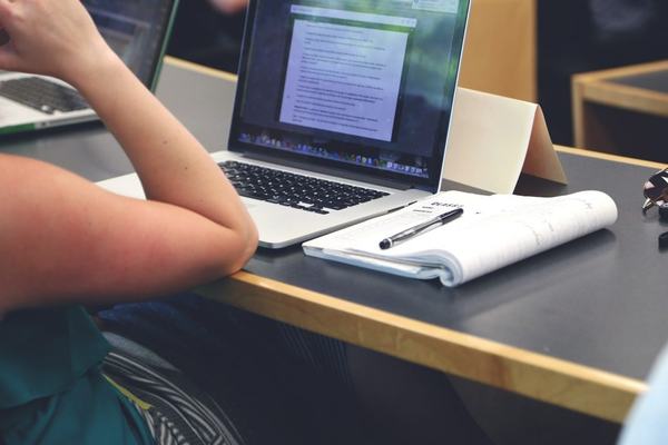 Faktoring – skuteczny i profesjonalny