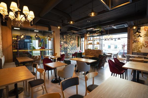 Potężne straty gastronomii w centrach handlowych. W przyszłości lokale przeniosą się na ulice handlowe
