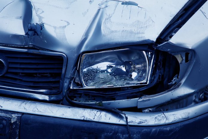 uszkodzony-samochod-stluczka-wypadek