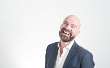 Zdrowy uśmiech a zaufanie w biznesie – jak wygląd wpływa na relacje z klientami i inwestorami